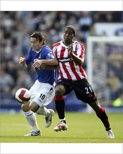 Football - Everton v Sheffield United FA Barclays Premiership - Goodison Park - 21  /  10  /  06 Simon Davies - Everton and Mikele Leigertwood - Sheffield United in action Mandatory Credit: Action Images  /  Carl Recine Livepic