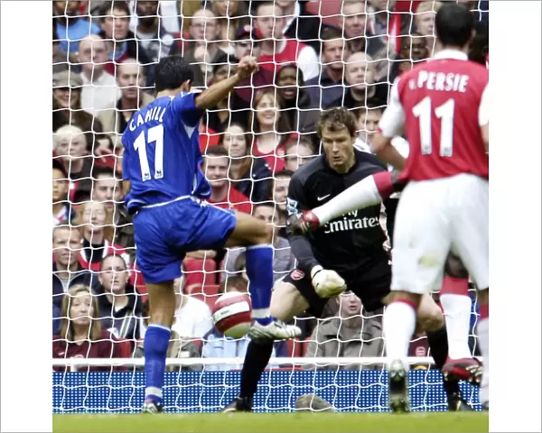 Arsenal v Everton 28  /  10  /  06 Evertons Tim Cahill scores the first goal