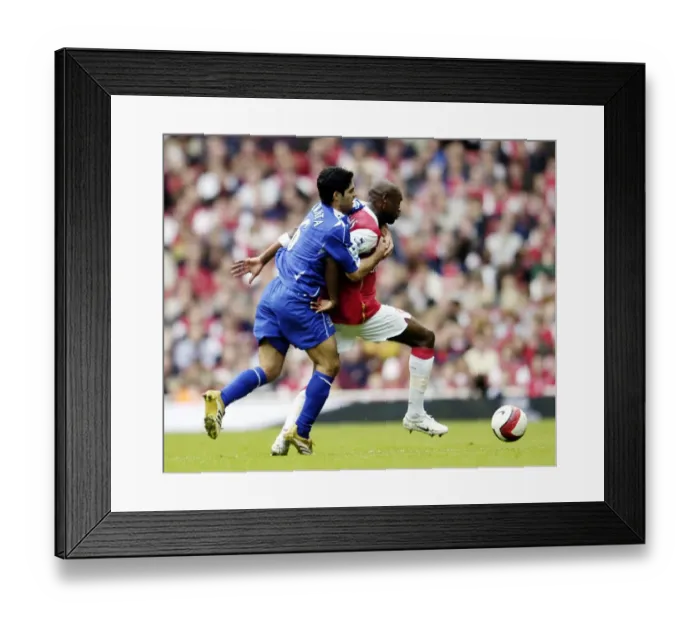 Framed Print : Arsenal v Everton 28 / 10 / 06 Evertons Mikel Arteta and Arsenals William Gallas in action Framed Print : Arsenal v Everton 28 / 10 / 06 Evertons Mikel Arteta and Arsenals William Gallas in action