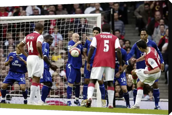 Robin van Persie Scores First Goal for Arsenal Against Everton, 2006: A Memorable Moment at Emirates Stadium