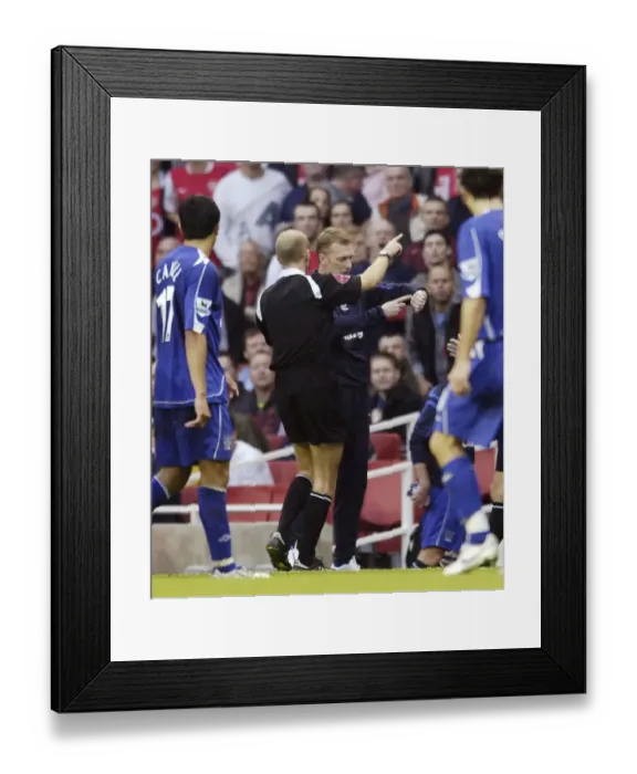 Framed Print : Arsenal v Everton 28  /  10  /  06 Everton manager David Moyes is sent off by referee Mike Riley