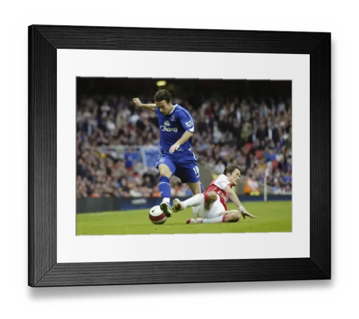 Framed Print : Intense Rivalry: Davies vs. Rosicky - Arsenal vs. Everton, FA Barclays Premiership, 2006-07: A Battle Between Simon Davies and Tomas Rosicky at Emirates Stadium Framed Print : Intense Rivalry: Davies vs. Rosicky - Arsenal vs. Everton, FA Barclays Premiership, 2006-07: A Battle Between Simon Davies and Tomas Rosicky at Emirates Stadium