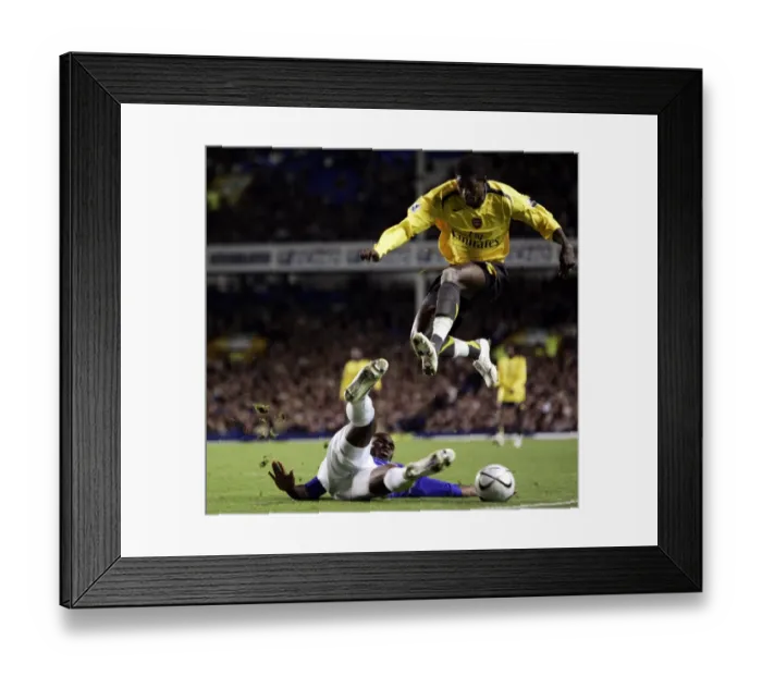 Framed Print : Everton v Arsenal Carling Cup Fourth Round Emanuel Adebayor and Joseph Yobo in action Framed Print : Everton v Arsenal Carling Cup Fourth Round Emanuel Adebayor and Joseph Yobo in action