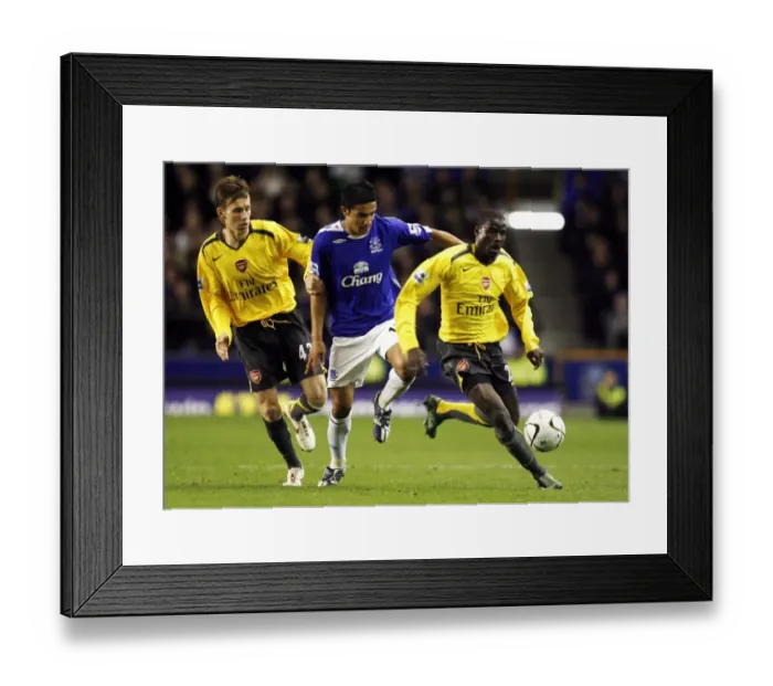 Framed Print : Everton v Arsenal Carling Cup Fourth Round Tim Cahill is challenged by Mark Randall Framed Print : Everton v Arsenal Carling Cup Fourth Round Tim Cahill is challenged by Mark Randall