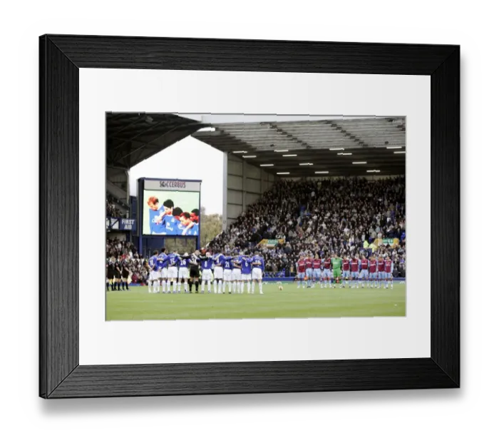 Framed Print : Everton vs Aston Villa: Remembrance Day Tribute - FA Barclays Premiership, 2006 Framed Print : Everton vs Aston Villa: Remembrance Day Tribute - FA Barclays Premiership, 2006