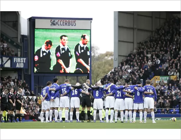 Football - Everton v Aston Villa - FA Barclays Premiership - Goodison Park - 06  /  07 - 11  /  11  /  06 A minute silence before the game Mandatory Credit: Action Images  / 