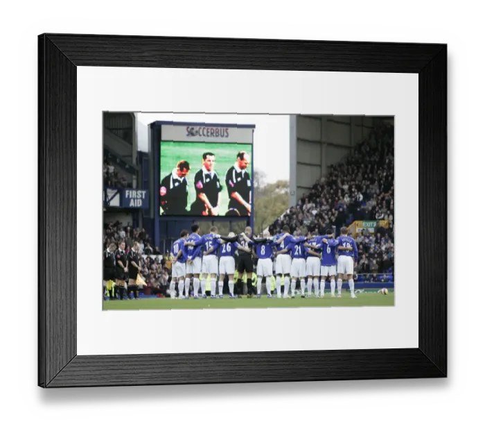 Framed Print : Football - Everton v Aston Villa - FA Barclays Premiership - Goodison Park - 06 / 07 - 11 / 11 / 06 A minute silence before the game Mandatory Credit: Action Images / Framed Print : Football - Everton v Aston Villa - FA Barclays Premiership - Goodison Park - 06 / 07 - 11 / 11 / 06 A minute silence before the game Mandatory Credit: Action Images /