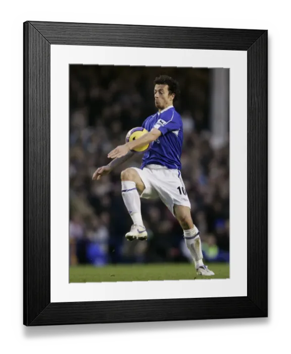 Framed Print : Everton's Simon Davies: A Footballing Icon