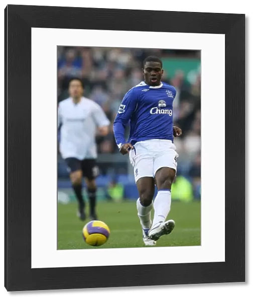 Football - Stock - 06  /  07 - 18  /  11  /  06 Joseph Yobo - Everton Mandatory Credit