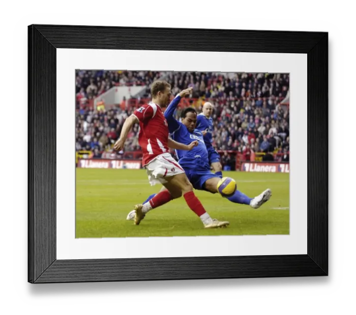 Framed Print : Everton's Unstoppable Duo: Joleon Lescott and Dennis Rommedahl Framed Print : Everton's Unstoppable Duo: Joleon Lescott and Dennis Rommedahl