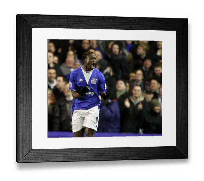Framed Print : Everton's Louis Saha: Thrilling the Crowd with a Goal Against Chelsea at Goodison Park Framed Print : Everton's Louis Saha: Thrilling the Crowd with a Goal Against Chelsea at Goodison Park