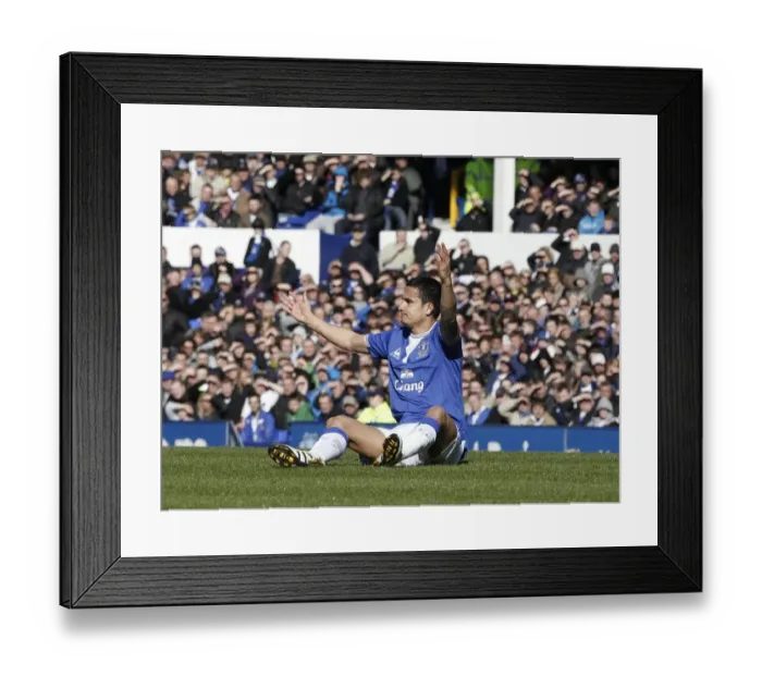 Framed Print : Soccer - Barclays Premier League - Everton v West Ham United - Goodison Park