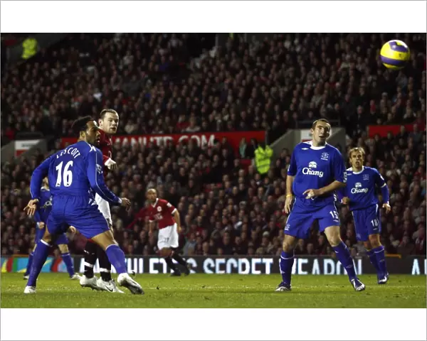Wayne Rooney's Thrilling Near-Miss: Manchester United vs. Everton (Premier League, 29 / 11 / 06)