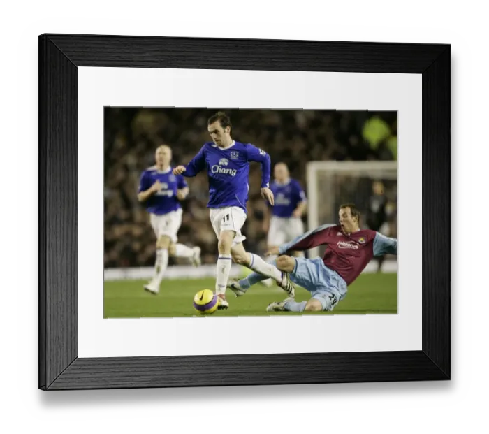 Framed Print : Everton v West Ham - Evertons James McFadden is fouled by West Hams Lee Bowyer Framed Print : Everton v West Ham - Evertons James McFadden is fouled by West Hams Lee Bowyer