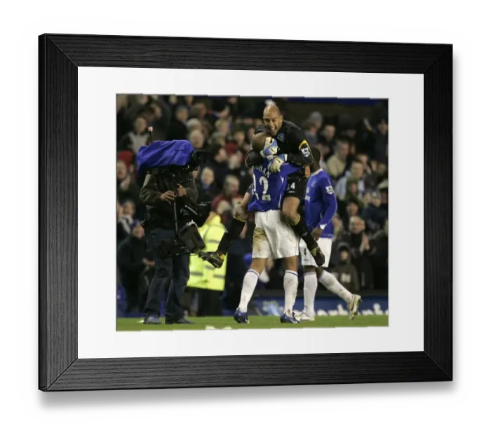 Framed Print : James Vaughan celebrates with Tim Howard