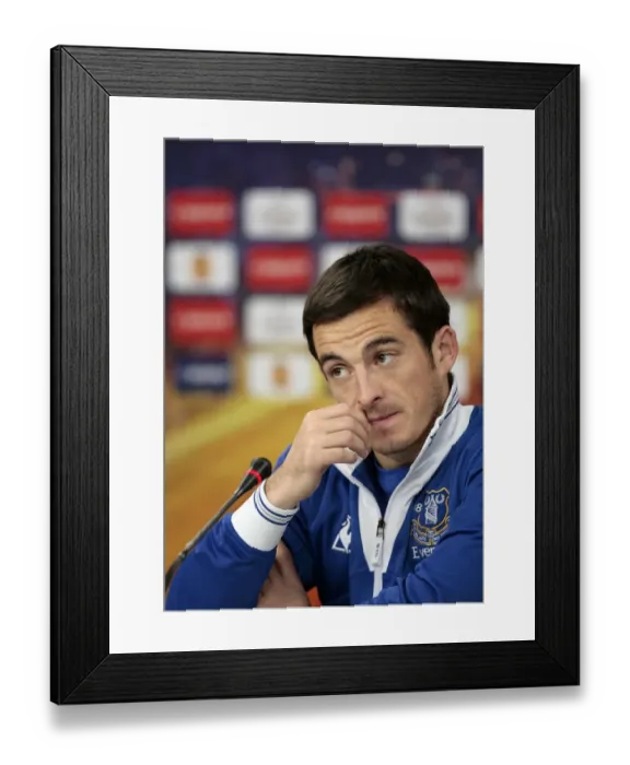 Framed Print : Leighton Baines at Europa League Press Conference: SL Benfica vs Everton, Estadio da Luz Framed Print : Leighton Baines at Europa League Press Conference: SL Benfica vs Everton, Estadio da Luz