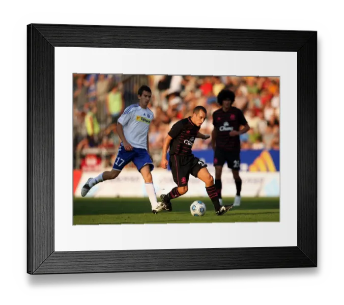 Framed Print : Leon Osman vs. Tomas Horava: A Battle for Ball Possession in Everton's UEFA Europa League Clash Framed Print : Leon Osman vs. Tomas Horava: A Battle for Ball Possession in Everton's UEFA Europa League Clash