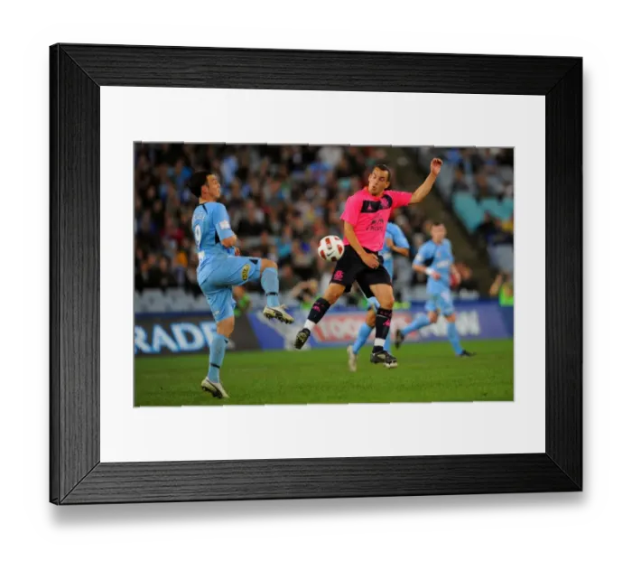 Framed Print : Soccer - Pre Season Friendly - Sydney FC v Everton - ANZ Stadium Framed Print : Soccer - Pre Season Friendly - Sydney FC v Everton - ANZ Stadium