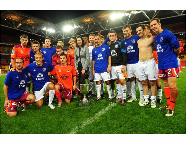 Uniting in Victory: Everton and Brisbane Roar at Suncorp Stadium