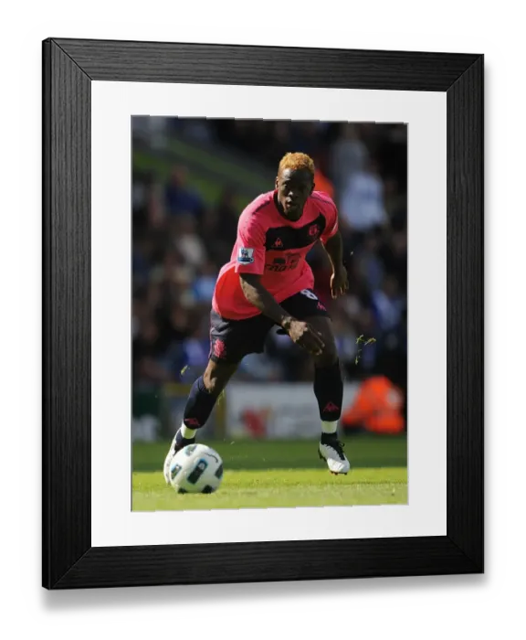 Framed Print : Louis Saha's Thrilling Goal: Everton's Victory at Blackburn Rovers, Barclays Premier League (14th August 2010) Framed Print : Louis Saha's Thrilling Goal: Everton's Victory at Blackburn Rovers, Barclays Premier League (14th August 2010)