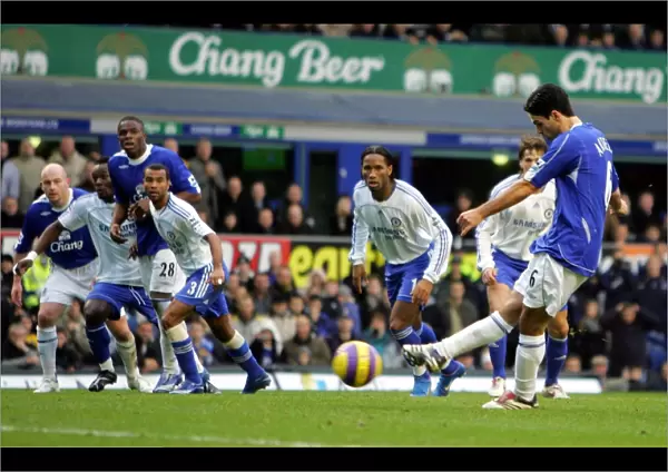 Everton v Chelsea Mikel Arteta scores the first goal for Everton from a penalty