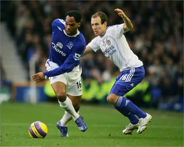Everton v Chelsea Joleon Lescott of Everton in action against Chelseas Arjen Robben