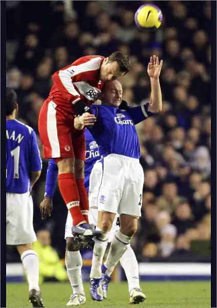 Everton v Middlesbrough Mark Viduka battles with Lee Carsley