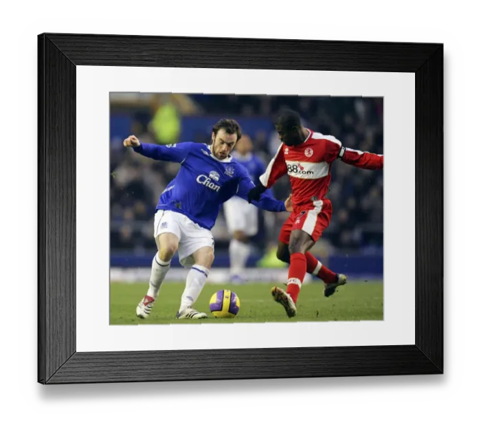 Framed Print : Everton v Middlesbrough James McFadden in action with George Boateng Framed Print : Everton v Middlesbrough James McFadden in action with George Boateng
