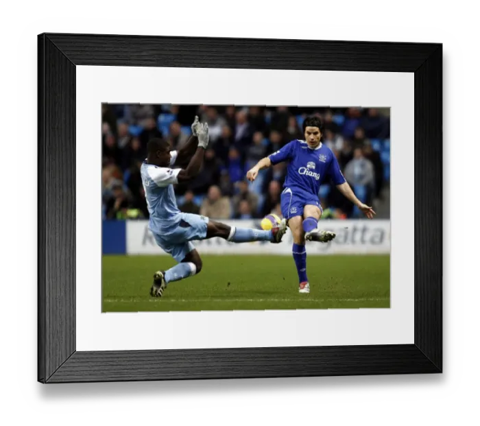 Framed Print : Manchester City v Everton - Nuno Valente and Manchester Citys Micah Richards Framed Print : Manchester City v Everton - Nuno Valente and Manchester Citys Micah Richards
