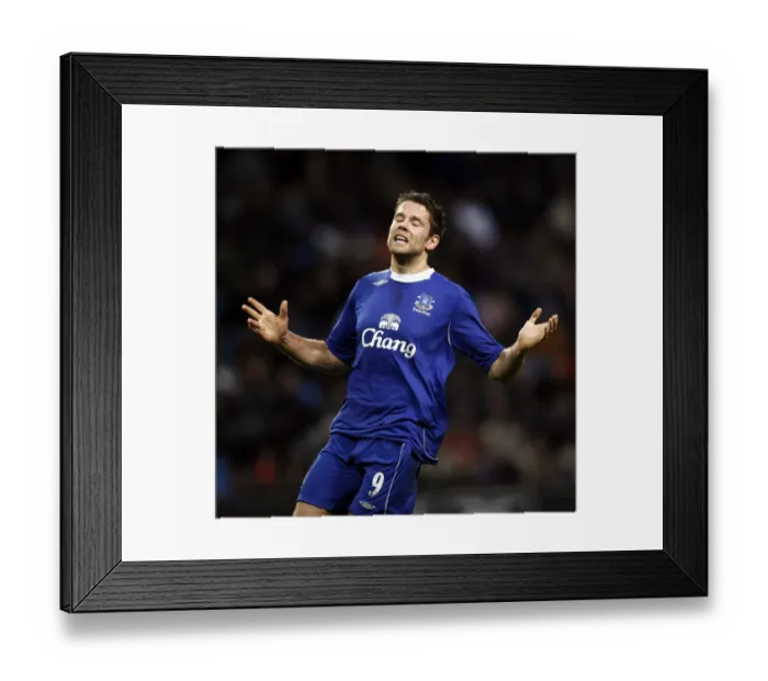 Framed Print : Manchester City v Everton - James Beattie after a missed chance Framed Print : Manchester City v Everton - James Beattie after a missed chance