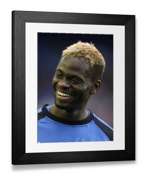 Framed Print : Everton FC: Louis Saha's Focused Pre-Match Training at Goodison Park Ahead of Everton vs Huddersfield Town (Carling Cup, August 25, 2010) Framed Print : Everton FC: Louis Saha's Focused Pre-Match Training at Goodison Park Ahead of Everton vs Huddersfield Town (Carling Cup, August 25, 2010)