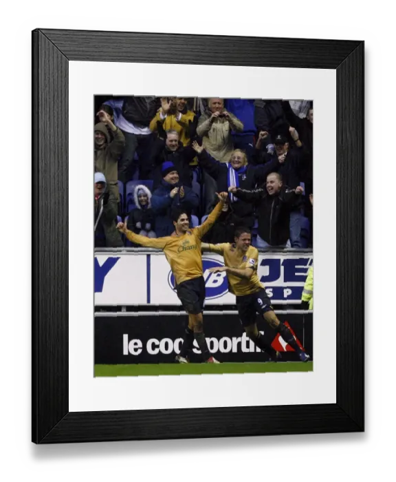 Framed Print : Evertons Arteta celebrates with Beattie after scoring against Wigan Athletic Framed Print : Evertons Arteta celebrates with Beattie after scoring against Wigan Athletic