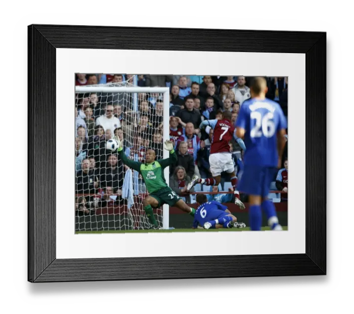 Framed Print : Tim Howard's Dramatic Save: Denying Ashley Young's Goal Attempt in the Barclays Premier League (Aston Villa vs. Everton, 29 August 2010) Framed Print : Tim Howard's Dramatic Save: Denying Ashley Young's Goal Attempt in the Barclays Premier League (Aston Villa vs. Everton, 29 August 2010)