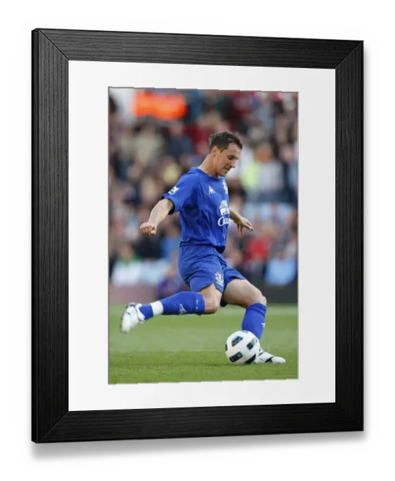 Framed Print : Phil Jagielka in Action: Everton vs. Aston Villa, Villa Park, Barclays Premier League (29 August 2010) Framed Print : Phil Jagielka in Action: Everton vs. Aston Villa, Villa Park, Barclays Premier League (29 August 2010)
