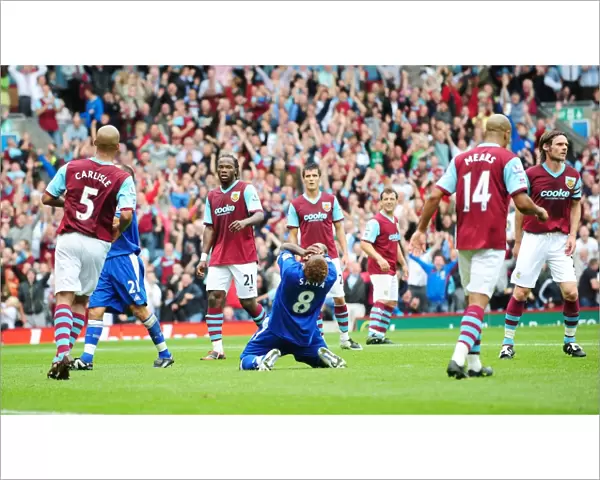Louis Saha's Heartbreaking Penalty Miss: Burnley vs. Everton, Premier League - Turf Moor