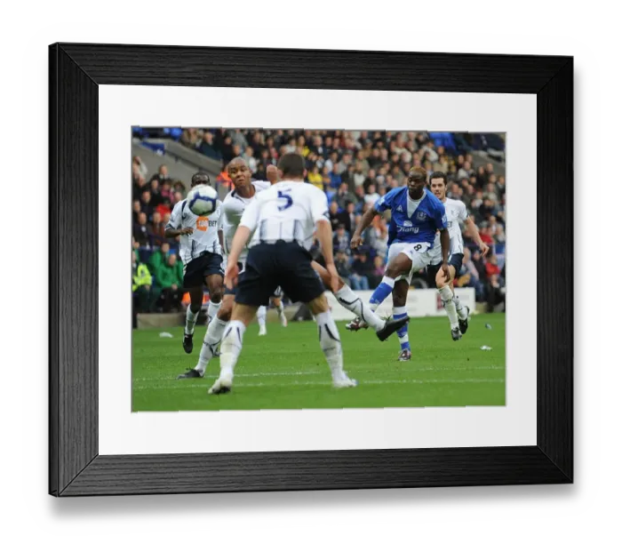 Framed Print : Soccer - Barclays Premier League - Bolton Wanderers v Everton - Reebok Stadium Framed Print : Soccer - Barclays Premier League - Bolton Wanderers v Everton - Reebok Stadium