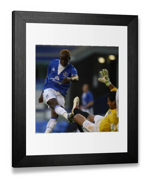 Framed Print : Louis Saha Scores for Everton against Malaga at Goodison Park