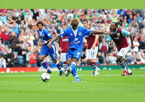Everton's Agonizing Miss: Louis Saha's Penalty Blunder at Turf Moor