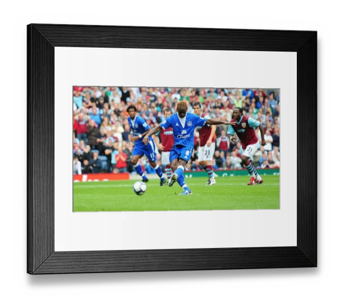 Framed Print : Everton's Agonizing Miss: Louis Saha's Penalty Blunder at Turf Moor Framed Print : Everton's Agonizing Miss: Louis Saha's Penalty Blunder at Turf Moor