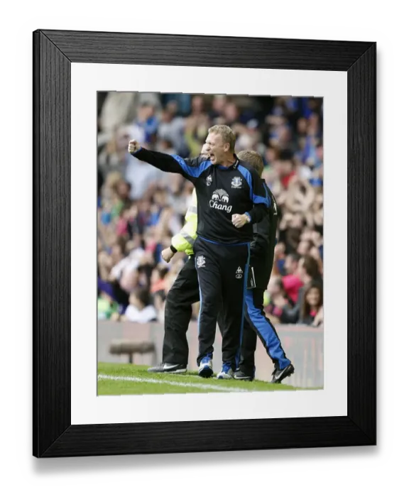 Framed Print : David Moyes Jubilates: Steven Pienaar Scores Everton's First Goal Against Manchester United at Goodison Park (BPL) Framed Print : David Moyes Jubilates: Steven Pienaar Scores Everton's First Goal Against Manchester United at Goodison Park (BPL)