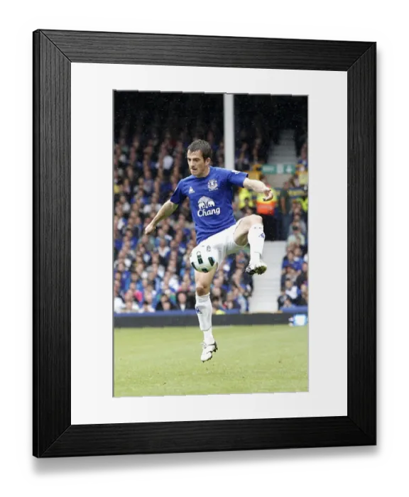 Framed Print : Everton vs Manchester United: Barclays Premier League Showdown - Leighton Baines at Goodison Park (September 11, 2010) Framed Print : Everton vs Manchester United: Barclays Premier League Showdown - Leighton Baines at Goodison Park (September 11, 2010)