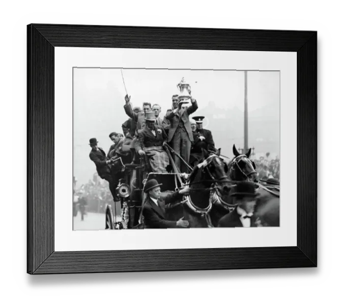 Framed Print : Soccer - FA Cup - Everton Winners Parade - Liverpool - 1933