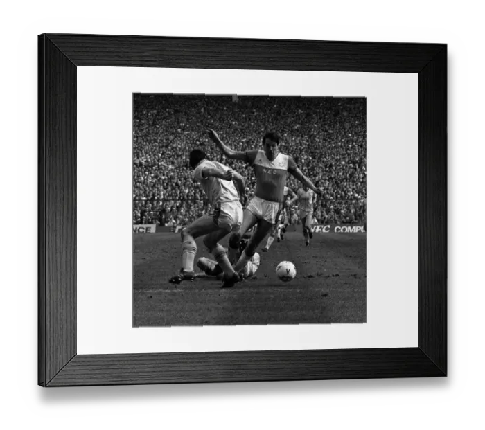 Framed Print : Graeme Sharp of Everton Framed Print : Graeme Sharp of Everton