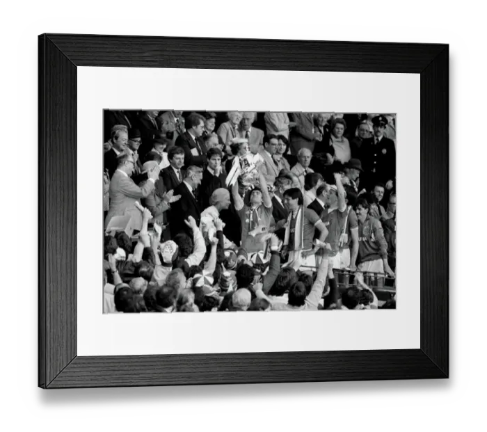 Framed Print : 1984 FA Cup - Final - Everton v Watford Framed Print : 1984 FA Cup - Final - Everton v Watford