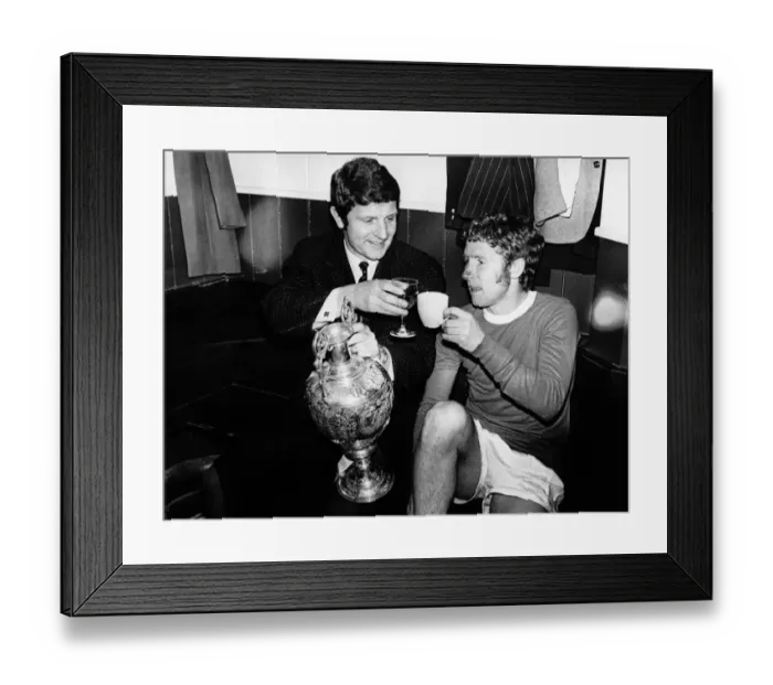 Framed Print : Soccer - Football League Division One - Everton v West Bromwich Albion Framed Print : Soccer - Football League Division One - Everton v West Bromwich Albion