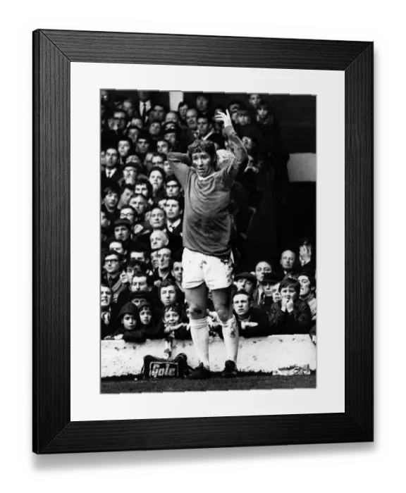 Framed Print : Soccer - Football League Division One - Liverpool v Everton Framed Print : Soccer - Football League Division One - Liverpool v Everton