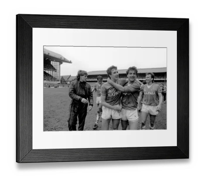 Framed Print : Soccer - Today League Division One - Everton v Queens Park Rangers