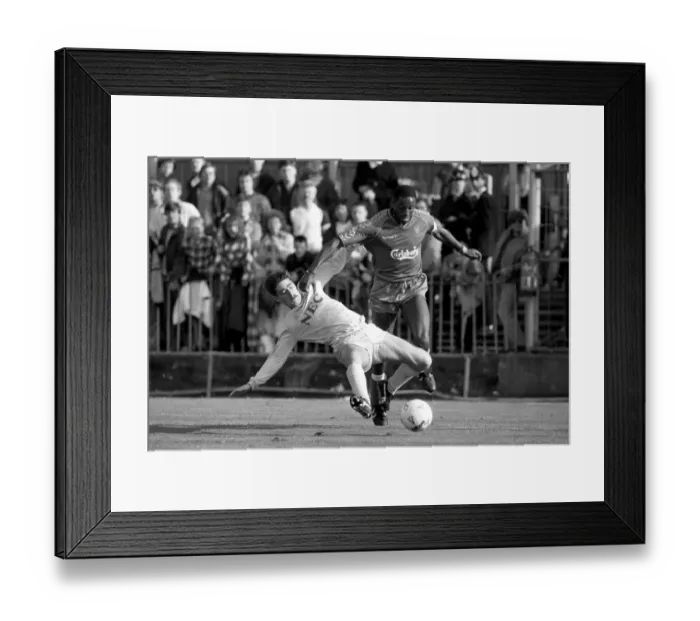 Framed Print : Soccer - League Division One - Wimbledon v Everton - Plough Lane Framed Print : Soccer - League Division One - Wimbledon v Everton - Plough Lane