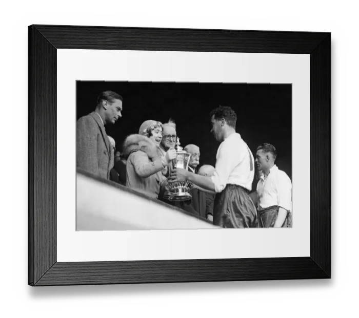 Framed Print : Soccer - FA Cup - Final - Everton v Manchester City Framed Print : Soccer - FA Cup - Final - Everton v Manchester City