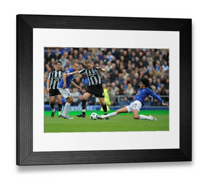 Framed Print : Soccer - Barclays Premier League - Everton v Newcastle United - Goodison Park Framed Print : Soccer - Barclays Premier League - Everton v Newcastle United - Goodison Park